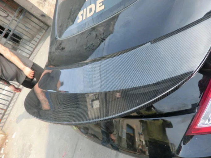 Carbon Heckspoiler AJT3 Style für Nissan 370Z Z34 (2009–2015) – Hochwertiger Rear Roof Spoiler / Kofferraumlippe Tuning